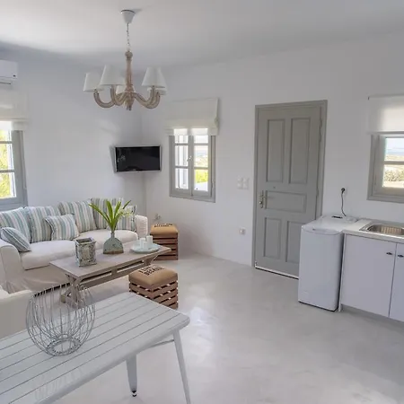 Agia Irini Cove Αγία Ειρήνη Πάρου