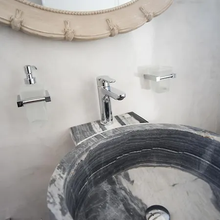 Agia Irini Cove Αγία Ειρήνη Πάρου