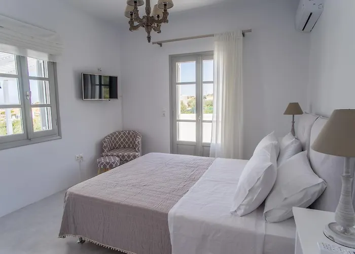 Agia Irini Cove Agia Irini (Paros)